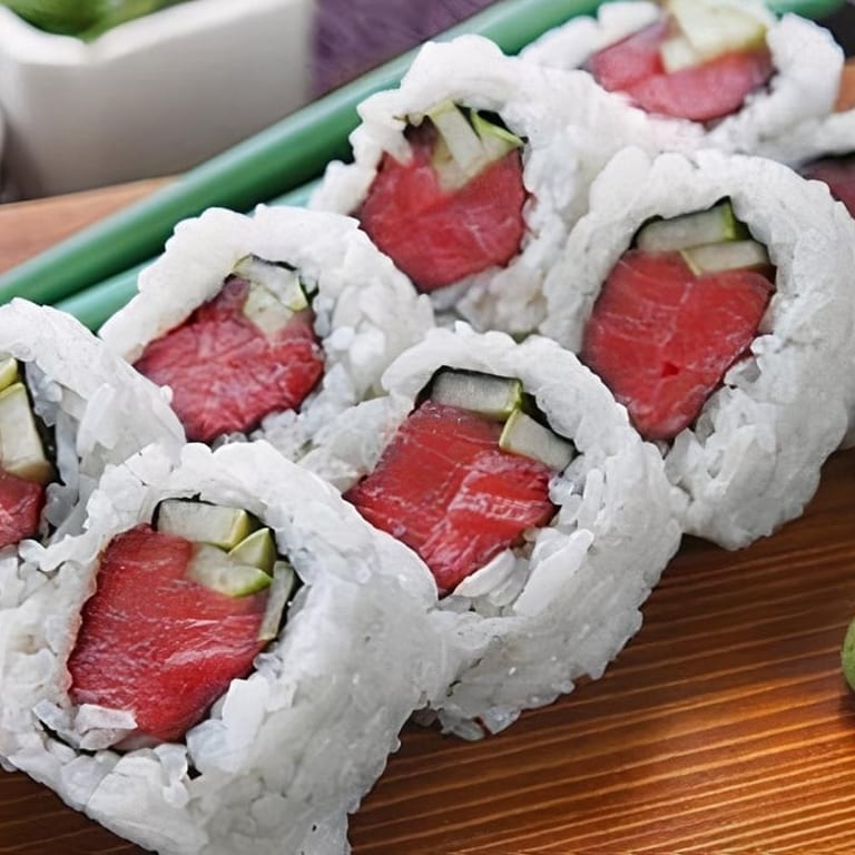 Delicious Tuna Roll Experience