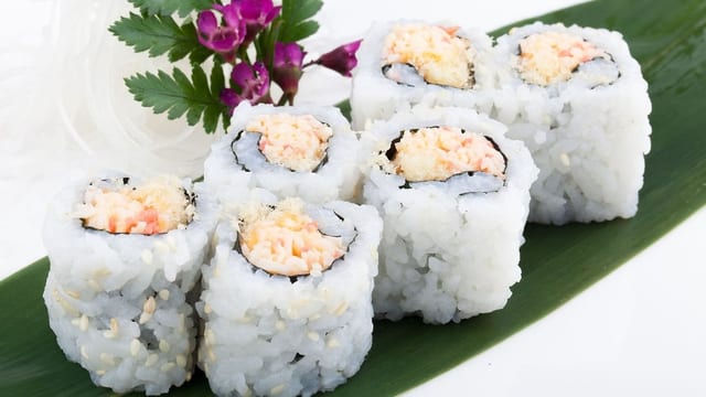 Crabmeat roll.